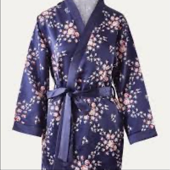 Morgan Lane SATIN Robe Fab Fit Fun - Picture 1 of 1